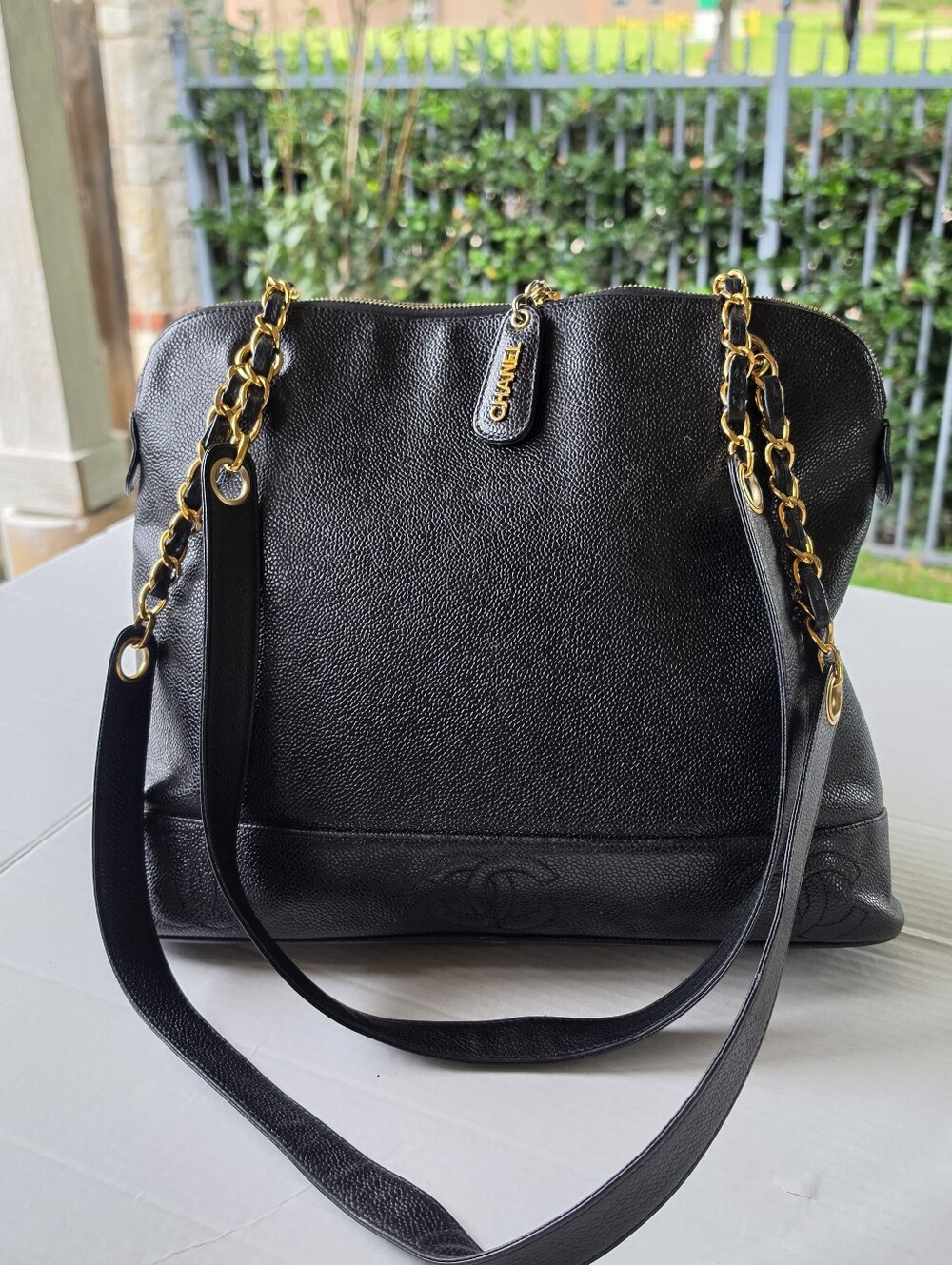 ✨ Vintage Chanel Caviar 3Cs Leather Shoulder Tote – Timeless Parisian Elegance ✨